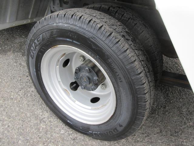 アトラストラック スーパーロー パワーゲート スーパーロー 低床 Wタイヤ F5速 ABS D席エアバッグ 集中ドア 左電格ミラー 極東製600Kg型垂直ゲート 2段式ゲート 荷台板張り 車両総重量3490Kg 1500Kg積載(28枚目)