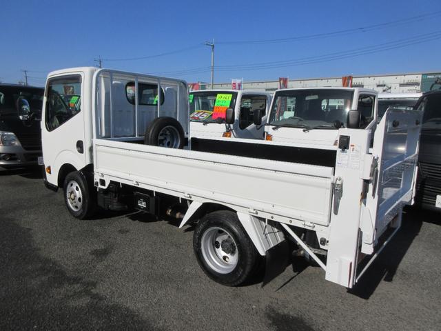 アトラストラック フルスーパーロー　パワーゲート　フルスーパーロー　低床　Ｗタイヤ　オートマ　ＡＢＳ　Ｗエアバッグ　集中ドア　キーレス　ＥＴＣ　左電格ミラー　荷台板張り　トヨタ車体６００Ｋｇ型垂直ゲート　１５００Ｋｇ積載（9枚目）