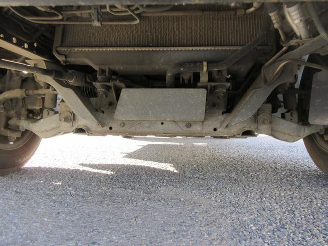 アトラストラック フルスーパーロー フルスーパーロー シングルタイヤ 三方開き F5速 ABS D席エアバッグ 集中ドア キーレス ETC 左電格ミラー 荷台板張り 車両総重量3285Kg 1500Kg積載(22枚目)