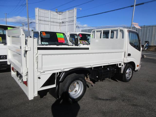 デュトロ 高床　パワーゲート　高床　Ｗタイヤ　Ｆ５速　ＡＢＳ　Ｄ席エアバッグ　集中ドア　バックカメラ　左電格ミラー　新明和垂直ゲート　荷台床鉄板張り　トリイ鉄板張り　３０００Ｋｇ積載（8枚目）