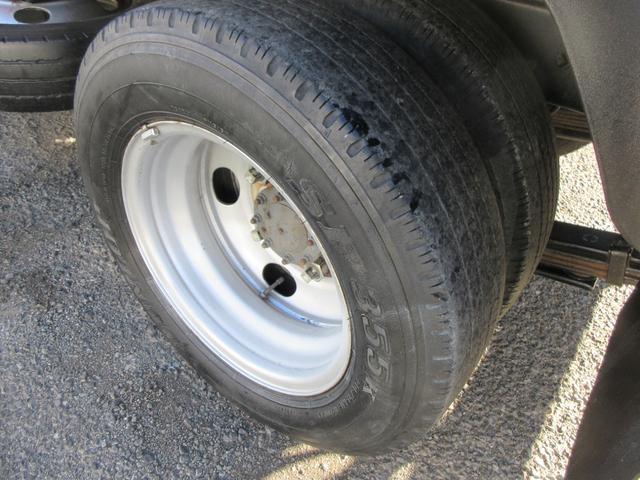 デュトロ 高床　パワーゲート　高床　Ｗタイヤ　Ｆ５速　ＡＢＳ　Ｄ席エアバッグ　集中ドア　バックカメラ　左電格ミラー　新明和垂直ゲート　荷台床鉄板張り　トリイ鉄板張り　３０００Ｋｇ積載（27枚目）