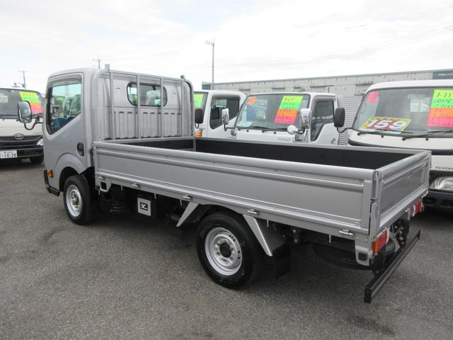 アトラストラック フルスーパーロー　フルスーパーロー　シングルタイヤ　三方開き　オートマ　ＡＢＳ　Ｄ席エアバッグ　集中ドア　キーレス　ＥＴＣ　左電格ミラー　荷台板張り　車両総重量３３０５Ｋｇ　１５００Ｋｇ積載（9枚目）