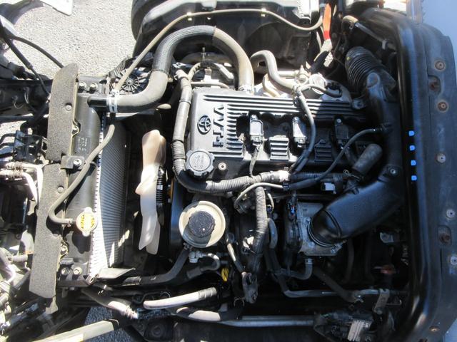 ダイナトラック ジャストロー　パネルバン　ジャストロー　Ｗタイヤ　オートマ　Ｄ席エアバッグ　集中ドア　左電格ミラー　バックモニター　荷箱ラッシングレール１段　車両総重量３３８５Ｋｇ　１１００Ｋｇ積載（24枚目）