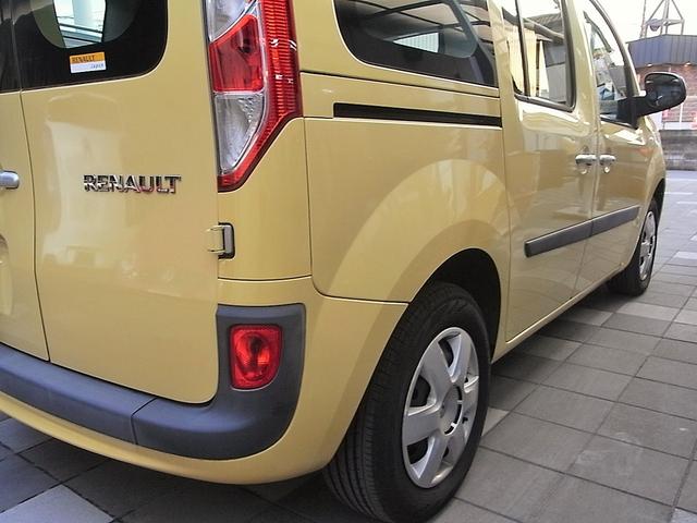 カングー ゼン　ナビ　フルセグＴＶ　Ｂｌｕｅｔｏｏｔｈ　バックカメラ　ドラレコ　ＥＴＣ　ワンオーナー　禁煙車（9枚目）