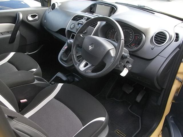 カングー ゼン　ナビ　フルセグＴＶ　Ｂｌｕｅｔｏｏｔｈ　バックカメラ　ドラレコ　ＥＴＣ　ワンオーナー　禁煙車（12枚目）