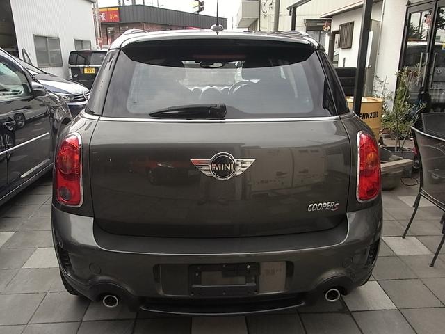 ＭＩＮＩ クーパーＳ　クロスオーバー　ターボ　パドルシフト　ナビ　フルセグＴＶ　バックカメラ　Ｂｌｕｅｔｏｏｔｈ　ＨＩＤ　ブラックルーフレール　ＥＴＣ　プッシュスタート　オートライト　フロントフォグ　１７ＡＷ禁煙車（5枚目）
