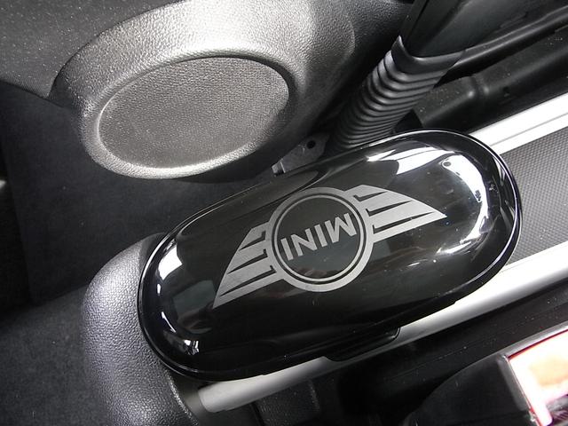 ＭＩＮＩ クーパーＳ　クロスオーバー　ターボ　パドルシフト　ナビ　フルセグＴＶ　バックカメラ　Ｂｌｕｅｔｏｏｔｈ　ＨＩＤ　ブラックルーフレール　ＥＴＣ　プッシュスタート　オートライト　フロントフォグ　１７ＡＷ禁煙車（17枚目）
