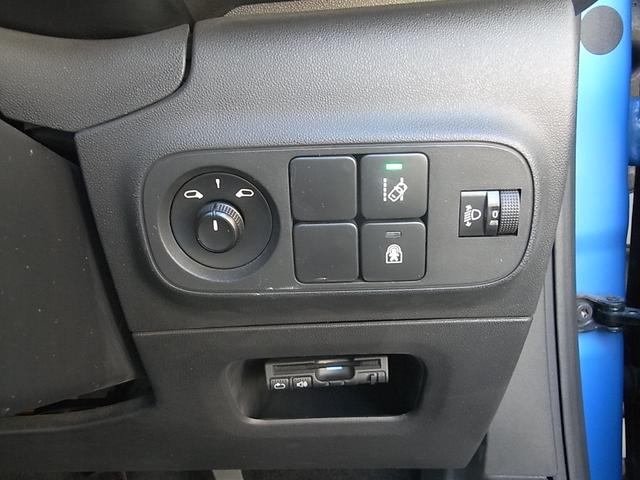 C3 シャイン 衝突軽減ブレーキ スマートキー プッシュスタート 純正ナビ フルセグTV オートクルーズ Bluetooth ETC 純正アルミホイール 禁煙車(30枚目)