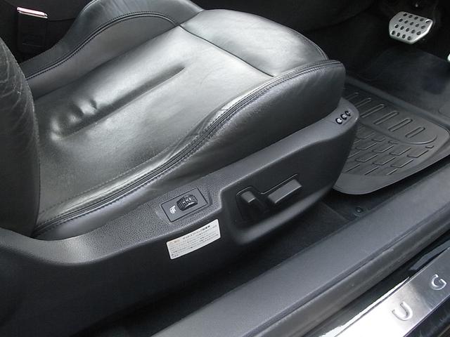 ＲＣＺ ベースグレード　本革　ナビ　フルセグＴＶ　Ｂｌｕｅｔｏｏｔｈ　オートクルーズ　ＨＩＤヘッドライト　１９インチアルミ　禁煙車（14枚目）