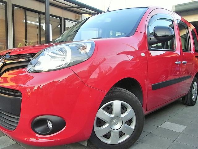 カングー ゼン　ナビ　フルセグＴＶ　Ｂｌｕｅｔｏｏｔｈ　オートエアコン　ＥＴＣ　ＩＳＯＦＩＸ　両側スライドドア　フロントフォグランプ　禁煙車（9枚目）