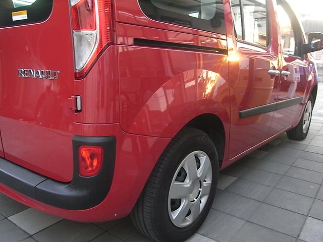 カングー ゼン　ナビ　フルセグＴＶ　Ｂｌｕｅｔｏｏｔｈ　オートエアコン　ＥＴＣ　ＩＳＯＦＩＸ　両側スライドドア　フロントフォグランプ　禁煙車（11枚目）