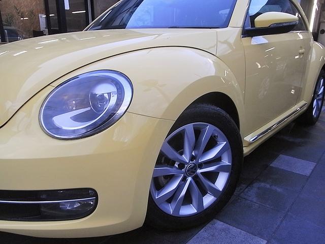 ザ・ビートル デザインレザーパッケージ　ターボ　本革シート　シートヒーター　ディスプレイオーディオ　純正バックカメラ　デジタルインナーミラー　パドルシフト　１７インチアルミ　ＥＴＣ　禁煙車（7枚目）