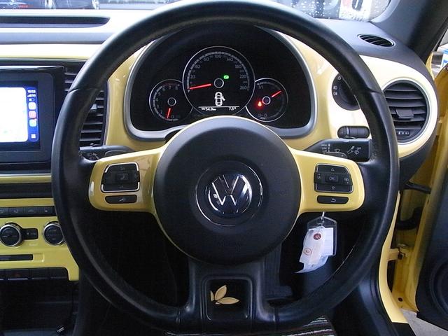 ザ・ビートル デザインレザーパッケージ　ターボ　本革シート　シートヒーター　ディスプレイオーディオ　純正バックカメラ　デジタルインナーミラー　パドルシフト　１７インチアルミ　ＥＴＣ　禁煙車（21枚目）