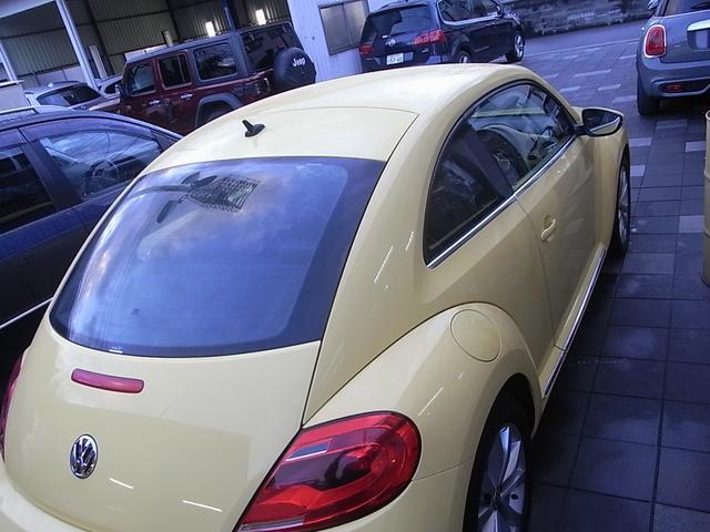 ザ・ビートル デザインレザーパッケージ　ターボ　本革シート　シートヒーター　ディスプレイオーディオ　純正バックカメラ　デジタルインナーミラー　パドルシフト　１７インチアルミ　ＥＴＣ　禁煙車（40枚目）