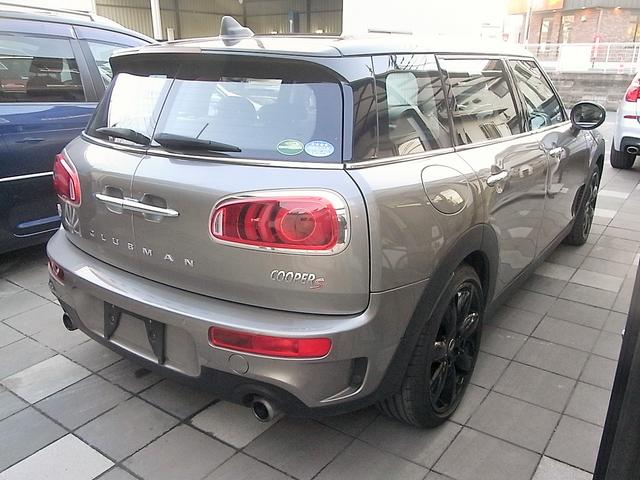 ＭＩＮＩ クーパーＳ　クラブマン　クーパーＳ　クラブマン（５名）２０００ｃｃターボ　スマートキー　本革シート　パワーシート　シートヒーター　ナビ　バックカメラ　Ｂｌｕｅｔｏｏｔｈ　オートクルーズ　プッシュスタート　ＥＴＣ　禁煙車（4枚目）
