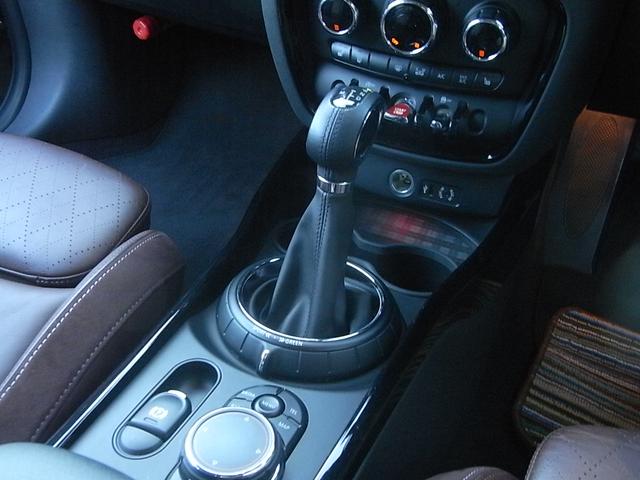 ＭＩＮＩ クーパーＳ　クラブマン　クーパーＳ　クラブマン（５名）２０００ｃｃターボ　スマートキー　本革シート　パワーシート　シートヒーター　ナビ　バックカメラ　Ｂｌｕｅｔｏｏｔｈ　オートクルーズ　プッシュスタート　ＥＴＣ　禁煙車（16枚目）