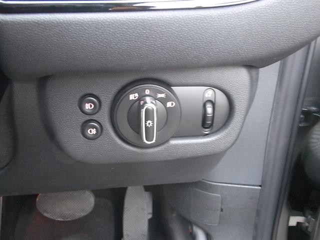 ＭＩＮＩ クーパーＳ　クラブマン　クーパーＳ　クラブマン（５名）２０００ｃｃターボ　スマートキー　本革シート　パワーシート　シートヒーター　ナビ　バックカメラ　Ｂｌｕｅｔｏｏｔｈ　オートクルーズ　プッシュスタート　ＥＴＣ　禁煙車（21枚目）