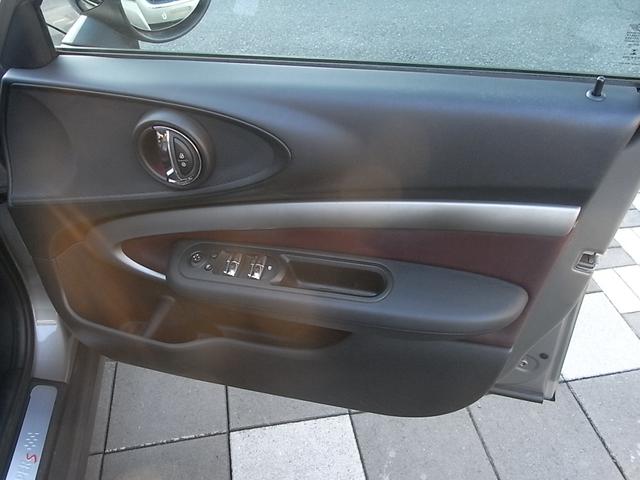 ＭＩＮＩ クーパーＳ　クラブマン　クーパーＳ　クラブマン（５名）２０００ｃｃターボ　スマートキー　本革シート　パワーシート　シートヒーター　ナビ　バックカメラ　Ｂｌｕｅｔｏｏｔｈ　オートクルーズ　プッシュスタート　ＥＴＣ　禁煙車（43枚目）