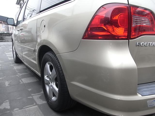 ルータン ＳＥＬ　左ハンドル　本革シート　シートヒーター　パワーシート　脱着式セカンドシート　北米仕様のオリジナル車をキープした車両　サンルーフ　純正ダブルフリップダウンモニター　米国ＤＶＤ視聴可能　ＥＴＣ　禁煙車（9枚目）