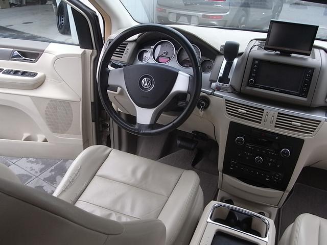 ルータン ＳＥＬ　左ハンドル　本革シート　シートヒーター　パワーシート　脱着式セカンドシート　北米仕様のオリジナル車をキープした車両　サンルーフ　純正ダブルフリップダウンモニター　米国ＤＶＤ視聴可能　ＥＴＣ　禁煙車（11枚目）