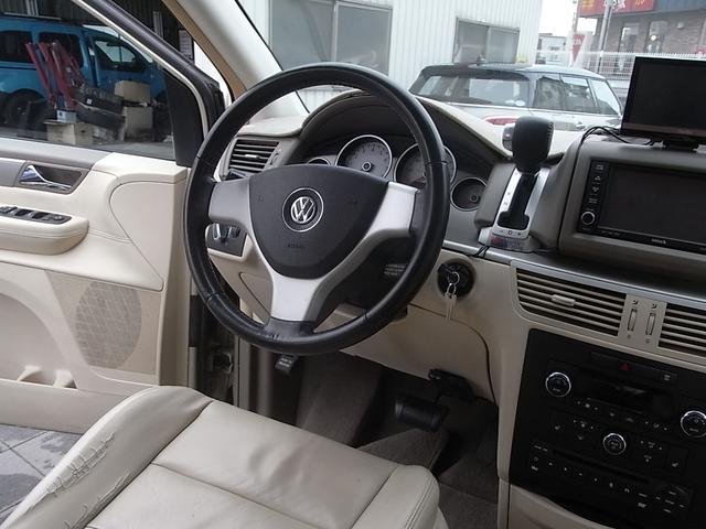 ルータン ＳＥＬ　左ハンドル　本革シート　シートヒーター　パワーシート　脱着式セカンドシート　北米仕様のオリジナル車をキープした車両　サンルーフ　純正ダブルフリップダウンモニター　米国ＤＶＤ視聴可能　ＥＴＣ　禁煙車（12枚目）