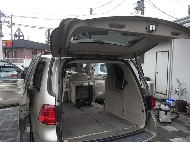 ルータン ＳＥＬ　左ハンドル　本革シート　シートヒーター　パワーシート　脱着式セカンドシート　北米仕様のオリジナル車をキープした車両　サンルーフ　純正ダブルフリップダウンモニター　米国ＤＶＤ視聴可能　ＥＴＣ　禁煙車（18枚目）