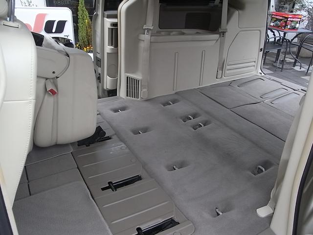 ルータン ＳＥＬ　左ハンドル　本革シート　シートヒーター　パワーシート　脱着式セカンドシート　北米仕様のオリジナル車をキープした車両　サンルーフ　純正ダブルフリップダウンモニター　米国ＤＶＤ視聴可能　ＥＴＣ　禁煙車（21枚目）