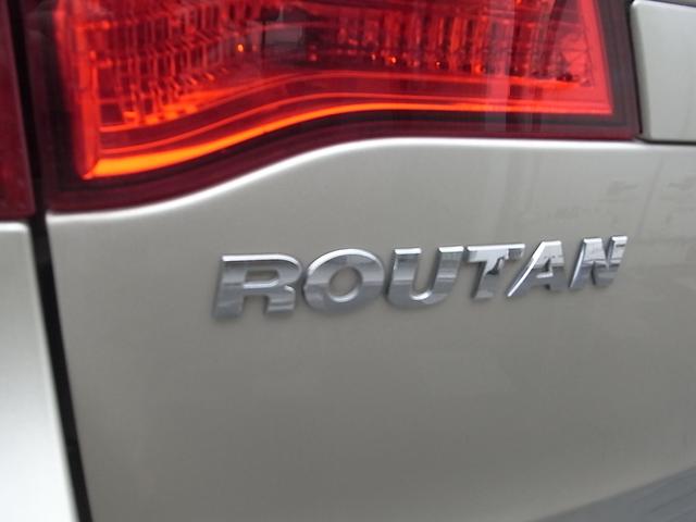 ルータン ＳＥＬ　左ハンドル　本革シート　シートヒーター　パワーシート　脱着式セカンドシート　北米仕様のオリジナル車をキープした車両　サンルーフ　純正ダブルフリップダウンモニター　米国ＤＶＤ視聴可能　ＥＴＣ　禁煙車（40枚目）