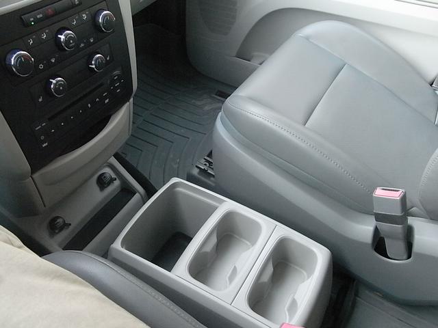 ルータン SE 本革シート シートヒーター バックカメラ フルセグTV Bluetooth 電動バックドア オートクルーズ 脱着式セカンドシート 床下収納サードシート サイドステップ ルーフキャリア ETC 禁煙車(24枚目)