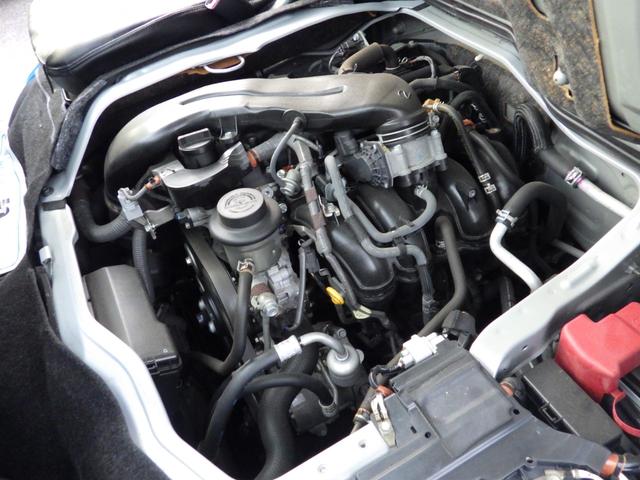 ハイエースバン ロングスーパーGL 4WD Bluetooth対応ナビ 玄武ローダウン 社外16インチアルミ ベッドキット センターテーブル 黒革調シートカバー 両側パワスラ 助手席エアバッグ 禁煙車 OBD診断済み 鑑定書付き(29枚目)