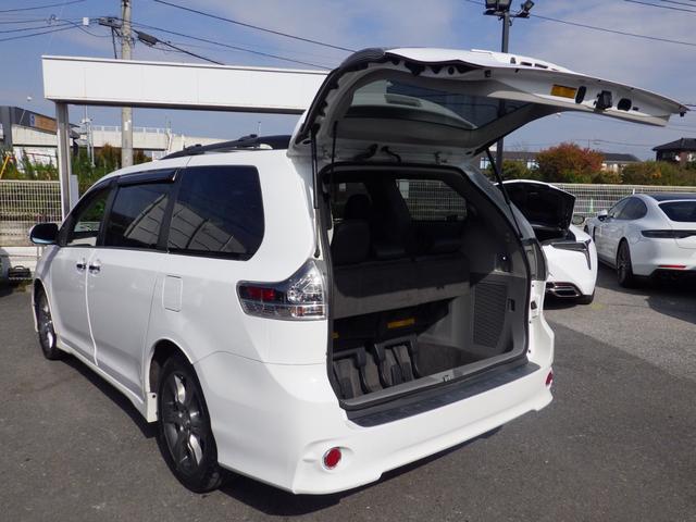 シエナ ＳＥ　Ｂｌｕｅｔｏｏｔｈ対応ナビ　フリップダウンモニター　電動サンルーフ　電動格納ミラー　スペアキー　ブラックレザーシート　新車並行車　ｃａｒｆａｘ走行証明書付き（14枚目）