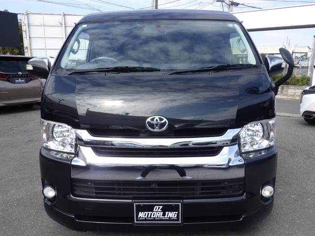 ハイエースワゴン ＧＬ　Ｂｌｕｅｔｏｏｔｈ対応ナビ　フリップダウンモニター　ブロックローダウン　バルベロ１７インチアルミ　ベッドキット　センターテーブル　黒革調シートカバー　ワンオーナー　１０人乗り　ＯＢＤ診断済　鑑定書付き（9枚目）