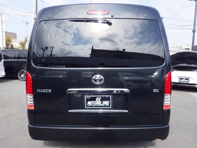 ハイエースワゴン ＧＬ　Ｂｌｕｅｔｏｏｔｈ対応ナビ　フリップダウンモニター　ブロックローダウン　バルベロ１７インチアルミ　ベッドキット　センターテーブル　黒革調シートカバー　ワンオーナー　１０人乗り　ＯＢＤ診断済　鑑定書付き（12枚目）