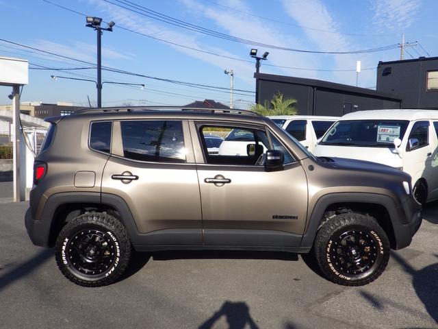 ジープ・レネゲード トレイルホーク 4WD Bluetooth対応ナビTV ドラレコ フロント/サイド/リア全周囲カメラ XTREME-J16インチアルミ マットブロンズ全塗装済 後期型 正規ディーラー車 OBD診断済み グー鑑定書付き(10枚目)