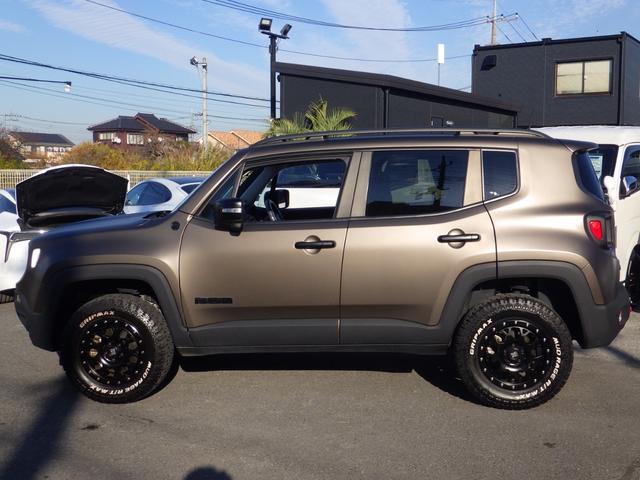 ジープ・レネゲード トレイルホーク 4WD Bluetooth対応ナビTV ドラレコ フロント/サイド/リア全周囲カメラ XTREME-J16インチアルミ マットブロンズ全塗装済 後期型 正規ディーラー車 OBD診断済み グー鑑定書付き(11枚目)