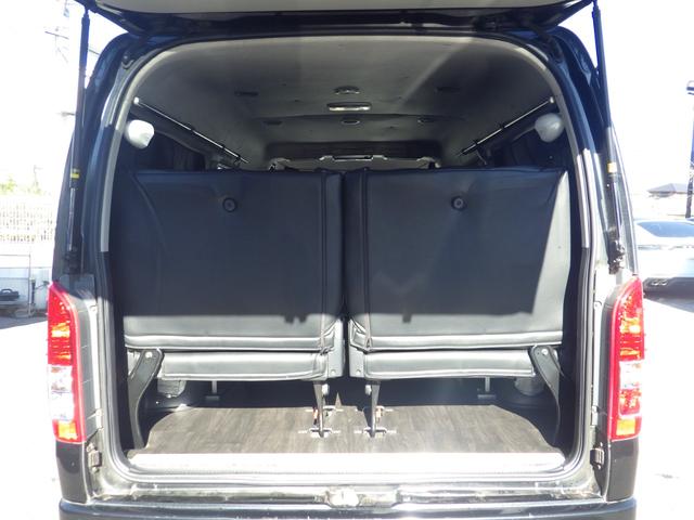 ☆最後列シートは跳ね上げ式で、スペースも確保されます☆