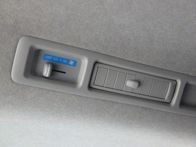 ハイエースワゴン ＧＬ　Ｂｌｕｅｔｏｏｔｈ対応ナビ　デジタルインナーミラー　ドラレコ　レザー調シートカバー　ＭＡＤＣＲＯＳＳ１５インチＡＷ　トヨタセーフティセンス　禁煙車　１０人乗り　ＯＢＤ診断済み　グー鑑定書付き（34枚目）