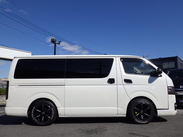 ハイエースバン スーパーGL ダークプライム Bluetooth対応ALPINEナビ/フリップダウンモニター ベッドキット バッドフェイス 玄武ローダウン エムテクノ減衰力調整式ショック MTS17インチアルミ OBD診断済み グー鑑定書付き(12枚目)