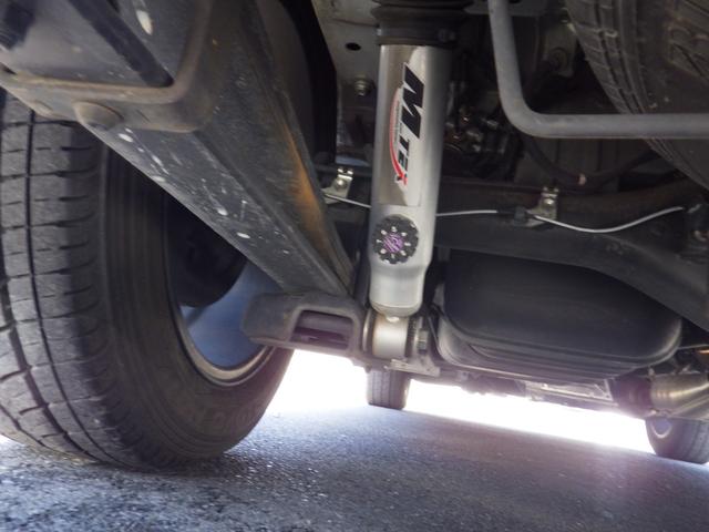 ハイエースバン スーパーGL ダークプライム Bluetooth対応ALPINEナビ/フリップダウンモニター ベッドキット バッドフェイス 玄武ローダウン エムテクノ減衰力調整式ショック MTS17インチアルミ OBD診断済み グー鑑定書付き(32枚目)