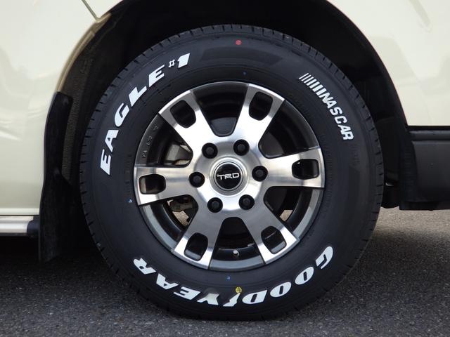 ハイエースバン ロングＤＸ　Ｂｌｕｅｔｏｏｔｈ対応ナビ　全周囲アラウンドビューカメラ　ドラレコ　デジタルインナーミラー　ＴＲＤフルエアロ／マッドフラップ／１５インチＡＷ　特注カラー　衝突軽減　ＯＢＤ診断済み　グー鑑定書付き（16枚目）