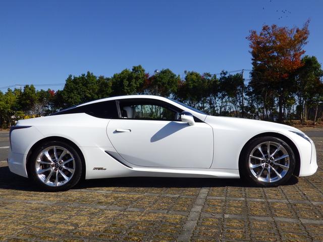 ＬＣ ＬＣ５００ｈ　Ｌパッケージ　Ｂｌｕｅｔｏｏｔｈ対応ナビ　ヘッドアップディスプレイ　ＢＳＭ　ブリージーブルーインテリア　本革シート　シートヒーター／クーラー　ガラスルーフ　禁煙車　ＯＢＤ診断済み　グー鑑定書付き（11枚目）