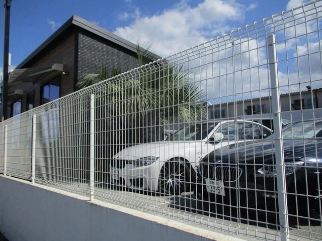 国産車・アメ車・欧州車など、さまざまな車種を取り揃えて展示しております！第１展示場・第２展示場があり、常時１００台以上の在庫車両をご用意しております。