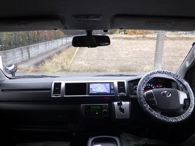 ハイエースワゴン ＧＬ　Ｂｌｕｅｔｏｏｔｈ対応ナビ　プッシュスターター　ＢＬＵＭＥセカンドシート　フロントエアロ　３．５インチ玄武ブロックローダウン　社外１５インチＡＷ　１０人乗り　ＯＢＤ診断済み　グー鑑定書付き（17枚目）