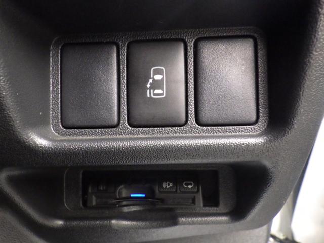 ハイエースワゴン ＧＬ　Ｂｌｕｅｔｏｏｔｈ対応ナビ　プッシュスターター　ＢＬＵＭＥセカンドシート　フロントエアロ　３．５インチ玄武ブロックローダウン　社外１５インチＡＷ　１０人乗り　ＯＢＤ診断済み　グー鑑定書付き（25枚目）