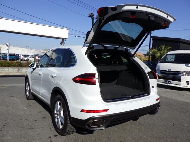 カイエン ベースグレード　４ＷＤ　Ｂｌｕｅｔｏｏｔｈ対応ナビＴＶ　ＢＯＳＥサウンドシステム　前後ドライブレコーダー　ベージュレザーシート　禁煙車　ディーラー記録簿１０枚有り　グー鑑定書付き（14枚目）