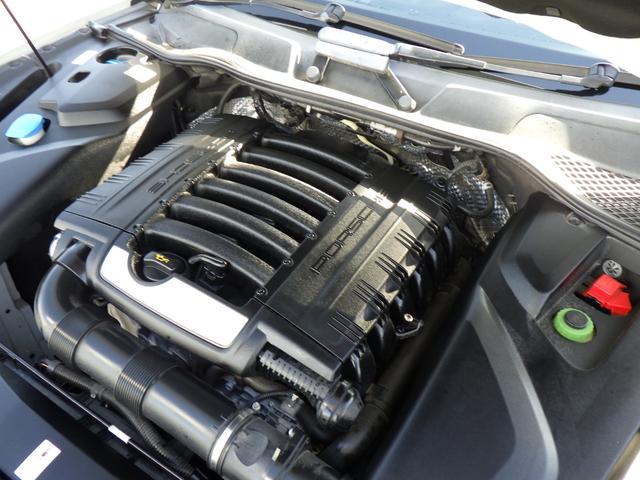 カイエン ベースグレード　４ＷＤ　Ｂｌｕｅｔｏｏｔｈ対応ナビＴＶ　ＢＯＳＥサウンドシステム　前後ドライブレコーダー　ベージュレザーシート　禁煙車　ディーラー記録簿１０枚有り　グー鑑定書付き（28枚目）