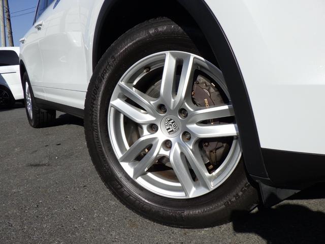 カイエン ベースグレード　４ＷＤ　Ｂｌｕｅｔｏｏｔｈ対応ナビＴＶ　ＢＯＳＥサウンドシステム　前後ドライブレコーダー　ベージュレザーシート　禁煙車　ディーラー記録簿１０枚有り　グー鑑定書付き（29枚目）