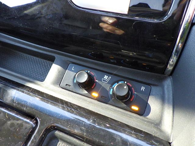 ヴェルファイア ２．５Ｚ　Ｇエディション　Ｂｌｕｅｔｏｏｔｈ対応ナビ　後席モニター　本革黒シート　シートヒーター／クーラー　サンルーフ　３眼シーケンシャル　社外車高調　ＡＮＥＶＩＡＳ１９インチＡＷ　衝突軽減　ＯＢＤ診断済み　グー鑑定書付き（18枚目）