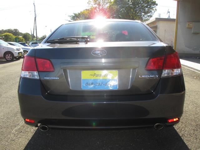 レガシィＢ４ ２．５ｉ　Ｓパッケージ　６速マニュアルトランスミッション　インタークーラーターボ　４ＷＤ　タイミングベルト交換済み　純正１８インチアルミホイール　純正ＨＩＤヘッドライト　純正フロント、リアフォグランプ　キーレス　スマートキー（3枚目）