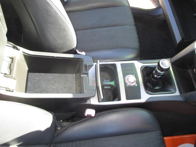 レガシィＢ４ ２．５ｉ　Ｓパッケージ　６速マニュアルトランスミッション　インタークーラーターボ　４ＷＤ　タイミングベルト交換済み　純正１８インチアルミホイール　純正ＨＩＤヘッドライト　純正フロント、リアフォグランプ　キーレス　スマートキー（10枚目）